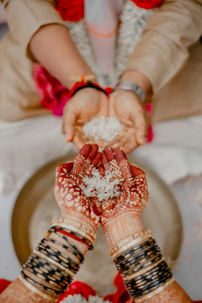 Henna hands